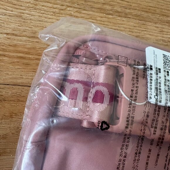 Lululemon Athletic Everywhere Belt Bag 1L Woodmark NWT Pink Magenta Smoke Haze - Picture 5 of 6